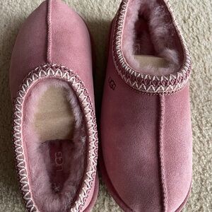 Authentic New UGG Tasman II slippers, Women’s size 7 in pretty pink dawn color!